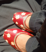 kiran: hand-painted khussa - Image 4